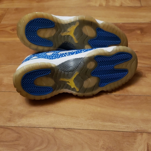 Jordan sneakers - Picture 4 of 5